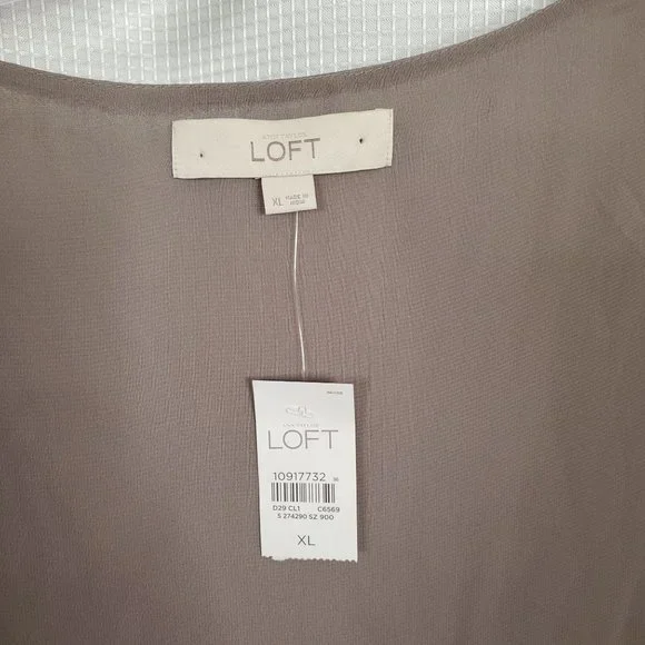 Ann Taylor LOFT NWT Size XL Tank Silky Shell Layer Ruffled Metallic Thread Lined - Picture 5 of 5